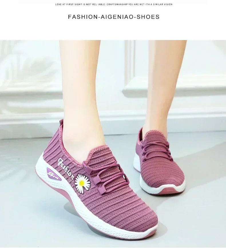 Fashionable sports shoes for women, thick and breathable soft soled mesh, lightweight casual shoes, trendy coconut shoes