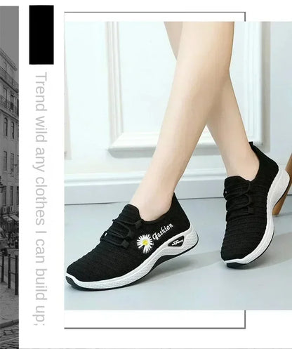 Fashionable sports shoes for women, thick and breathable soft soled mesh, lightweight casual shoes, trendy coconut shoes