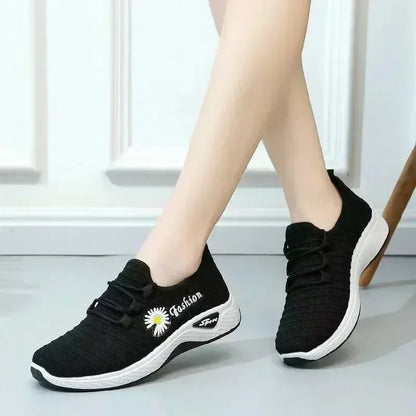 Fashionable sports shoes for women, thick and breathable soft soled mesh, lightweight casual shoes, trendy coconut shoes