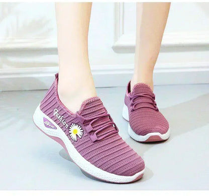 Fashionable sports shoes for women, thick and breathable soft soled mesh, lightweight casual shoes, trendy coconut shoes