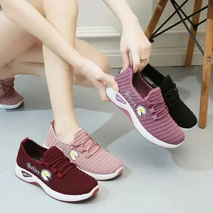 Fashionable sports shoes for women, thick and breathable soft soled mesh, lightweight casual shoes, trendy coconut shoes