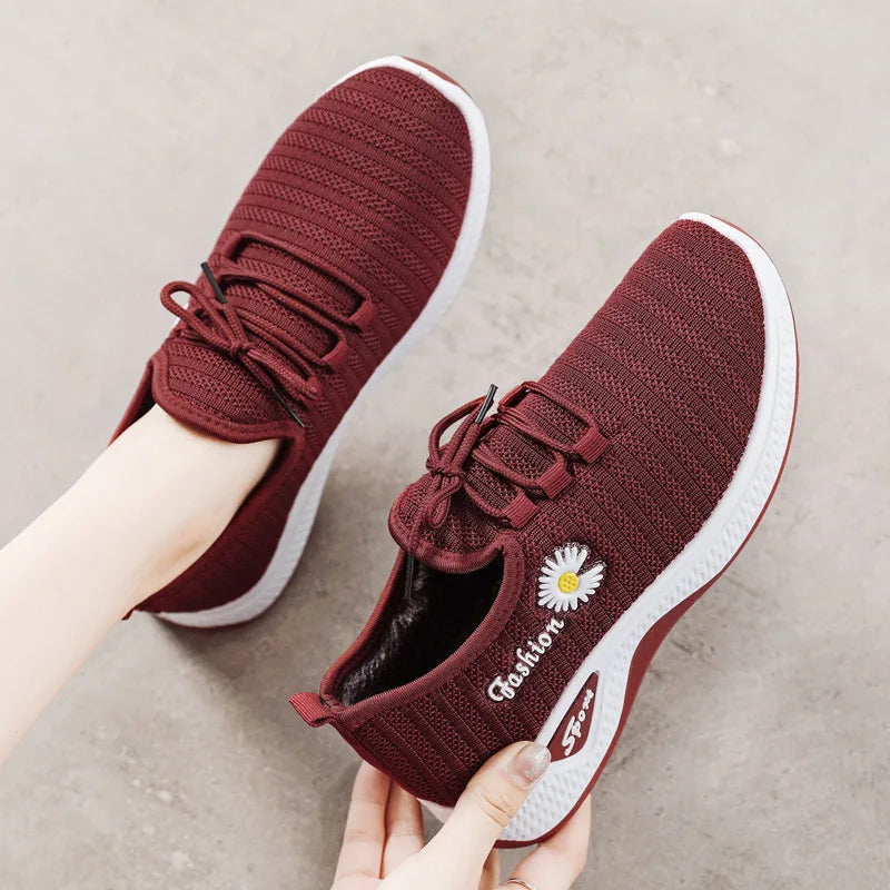 Fashionable sports shoes for women, thick and breathable soft soled mesh, lightweight casual shoes, trendy coconut shoes