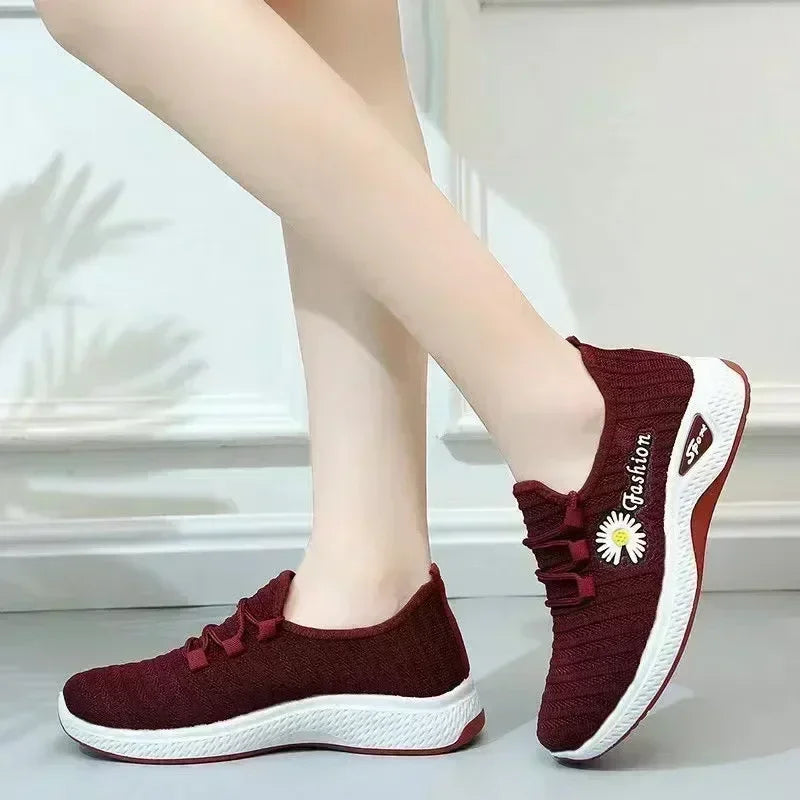 Fashionable sports shoes for women, thick and breathable soft soled mesh, lightweight casual shoes, trendy coconut shoes